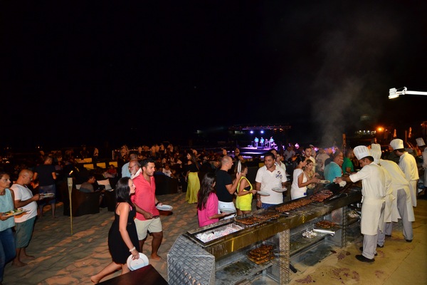 Edde Sands BBQ Pieds Dans Leau